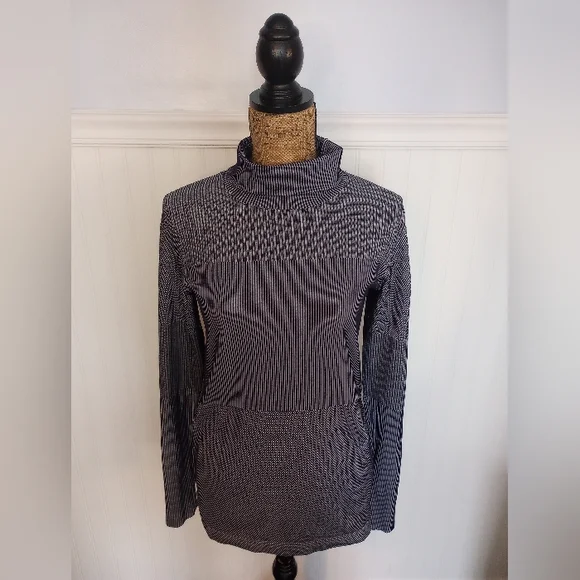 Athleta Flurry Blizzard Rib Turtleneck • Size L • Navy • Stretchy Base Layer EUC - Picture 2 of 11